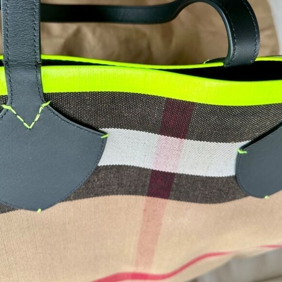 RARE Burberry Giant Neon Reversible Tote - Picture 7 of 16